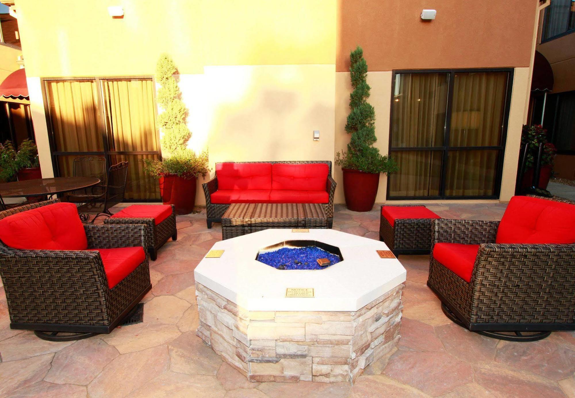 Courtyard By Marriott Jackson Ridgeland Hotel Exterior foto