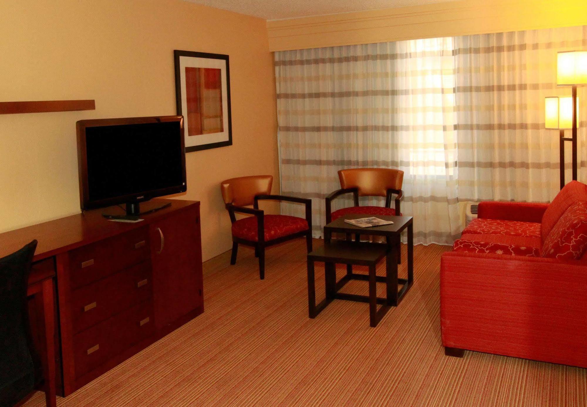 Courtyard By Marriott Jackson Ridgeland Hotel Exterior foto