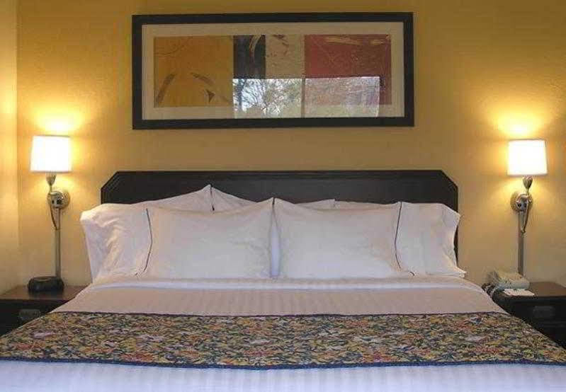 Courtyard By Marriott Jackson Ridgeland Hotel Exterior foto